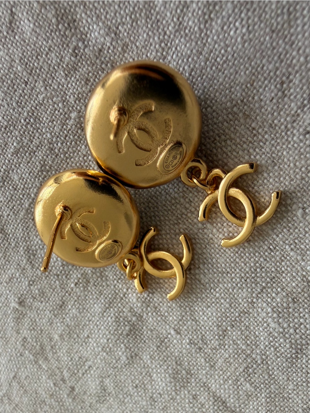 🖤Chanel Gold and Black Camellia Drop Earrings💛 - Picture 5 of 9